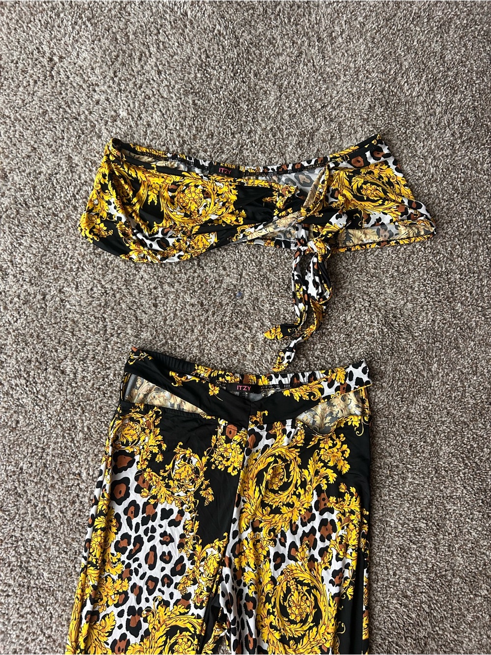 Itzy Ritzy Black and Gold Baroque Two-Piece Set